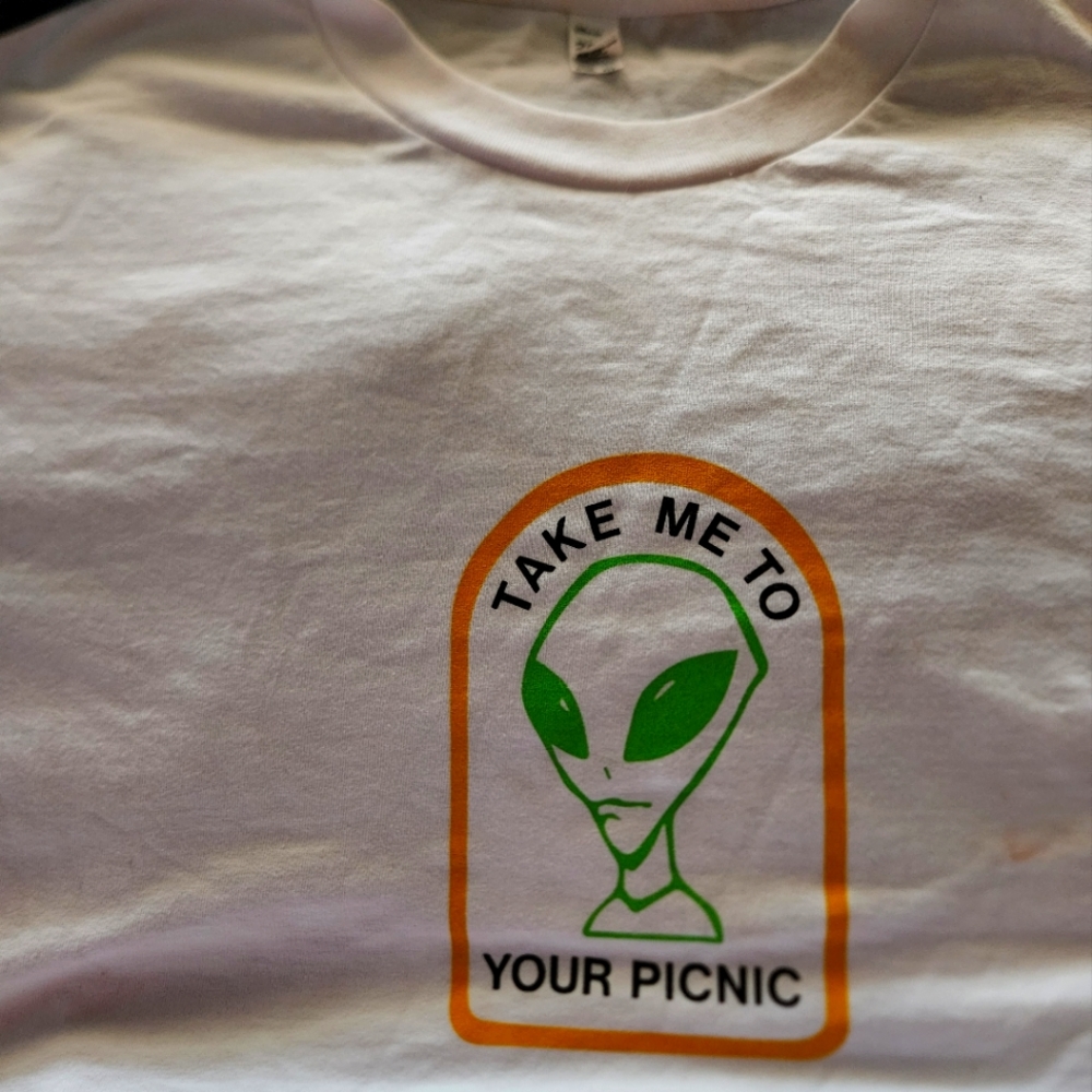 NEW Mint Condition XL Alien This Aint No Picnic 2022 Tshirt